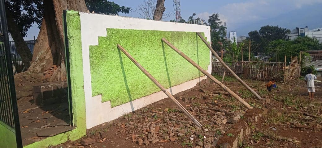 Astana Kalong tempat dimakamkannya Temenggung Ardikusumah