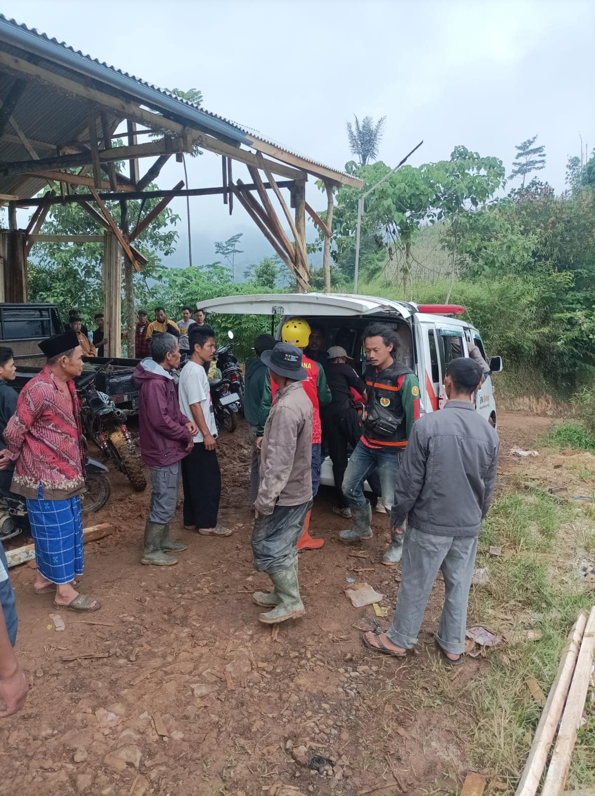 BPBD Garut Tinjau langsung Kelokasi Longsor
