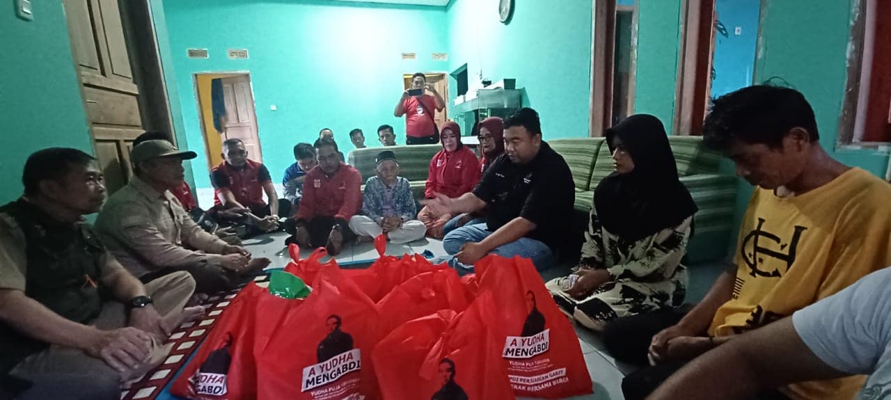 momen yuda saat menemui korban kebakaran momen yuda saat menemui korban kebakaran