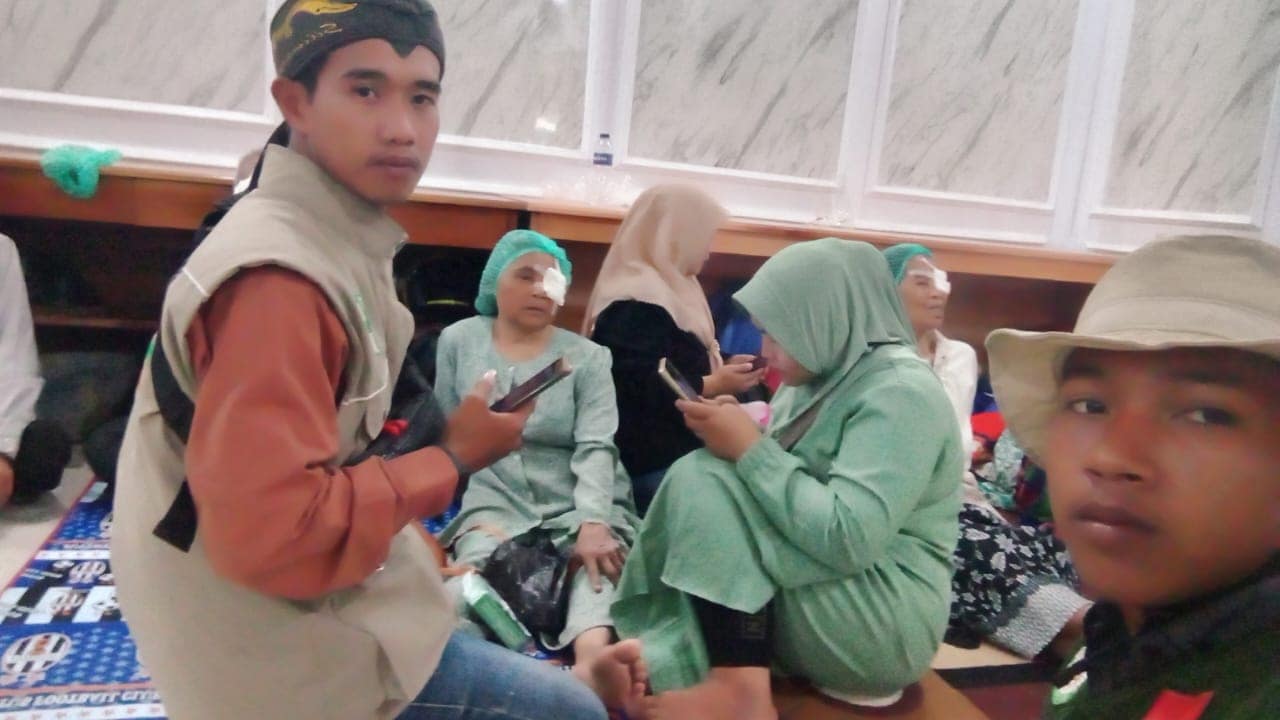 Abdul Manap Saat Mendampingi Pasien Oprasi