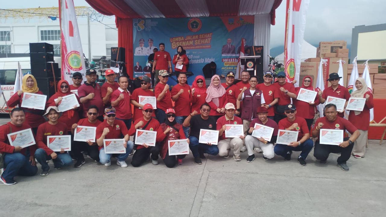 DPW PPNI Jawa Barat Gelar Jalan Sehat dan Senam Sehat di Garut