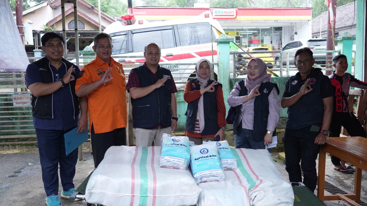 BRI melalui BRILian menyalurkan bantuan bagi korban bencana pergerakan tanah di Sukabumi