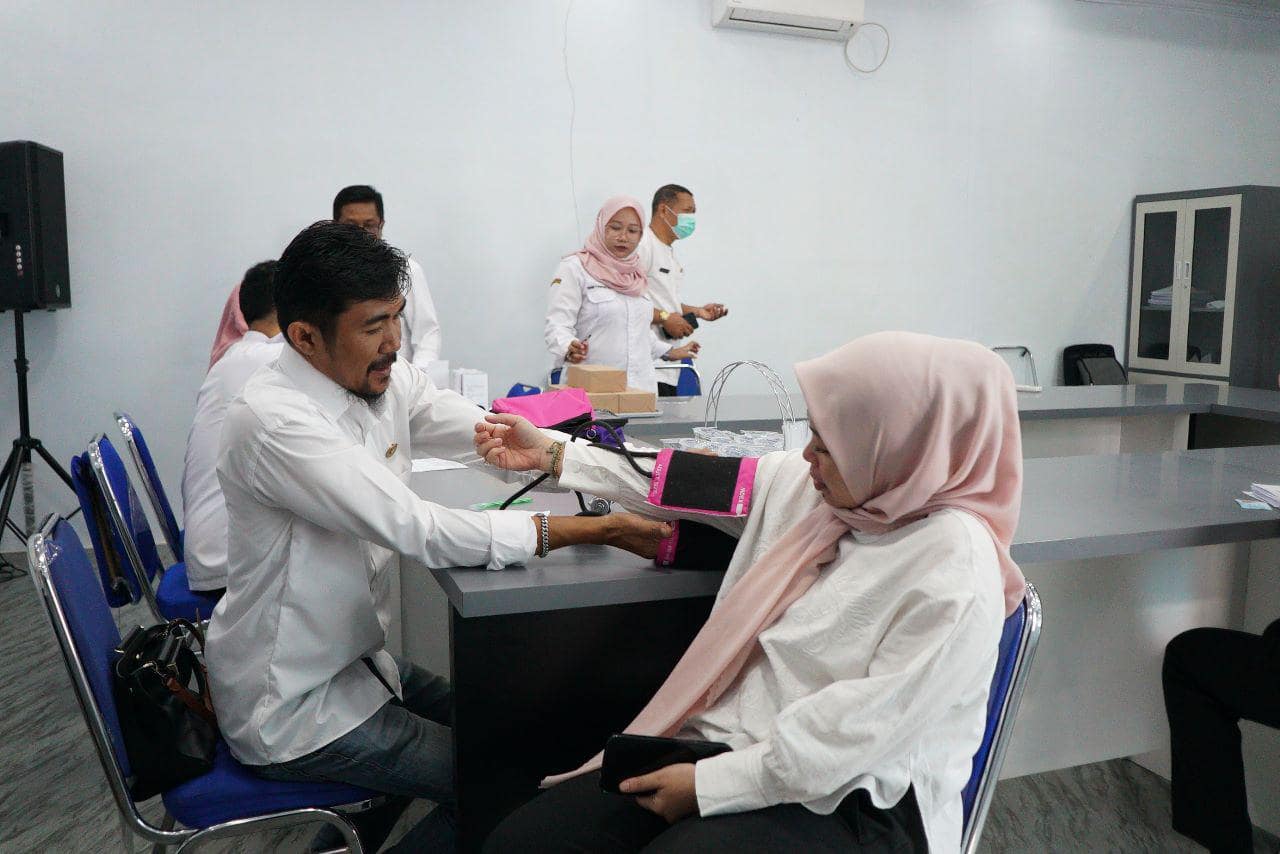Dinkes Lakukan Pemeriksaan Kesehatan Kepada Pegawai di Lingkungan Pemkab Garut