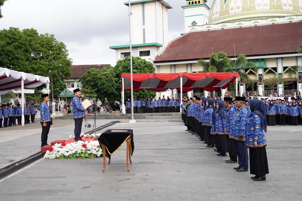 Bupati Garut Lantik 3.295 Tenaga Guru Honorer Jadi PPPK