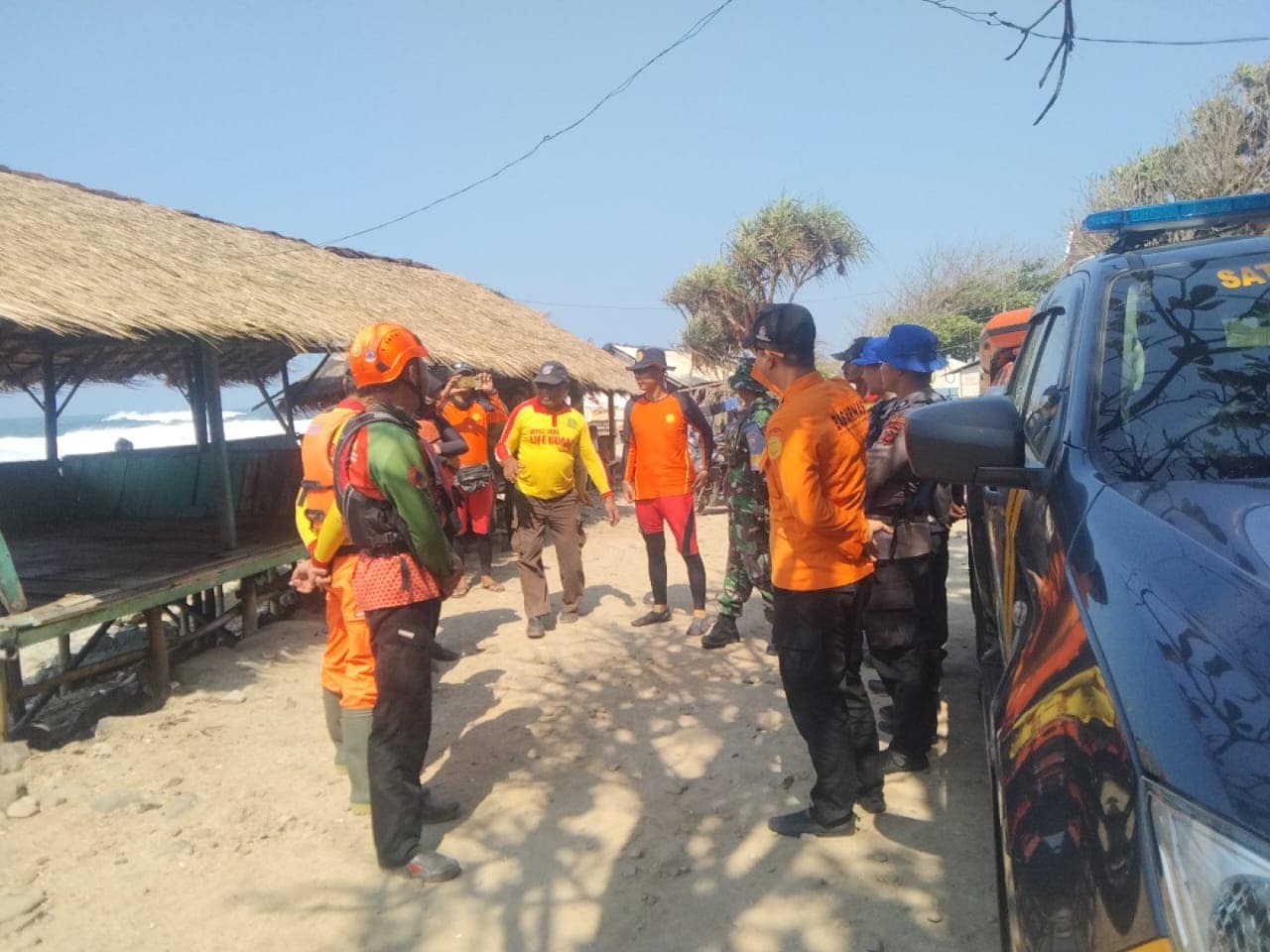 REBANA Saat Evakuasi Pencaraian Korban Laka Laut