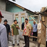 Wakil Bupati Garut dr. Helmi Budiman meninjau pembangunan rutilahu di kecamatan Cilawu Wakil Bupati Garut dr. Helmi Budiman meninjau pembangunan rutilahu di kecamatan Cilawu