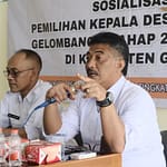 Sekdis DPMD Garut melakukan sosialisasi pilkades serentak di Kecamatan Pangatikan Sekdis DPMD Garut melakukan sosialisasi pilkades serentak di Kecamatan Pangatikan