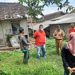 Rumah Mardi warga Kampung Nenggeng, Desa Dungusiku, Kecamatan Leuwigoong, sudah reyot dan lak layak dihuni lagi Rumah Mardi warga Kampung Nenggeng, Desa Dungusiku, Kecamatan Leuwigoong, sudah reyot dan lak layak dihuni lagi