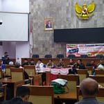 Aliansi Umat Islam melakukan audiensi dengan DPRD Garut dan SKPD perwakilan Pemkab Garut membahas soal LGBT Aliansi Umat Islam melakukan audiensi dengan DPRD Garut dan SKPD perwakilan Pemkab Garut membahas soal LGBT