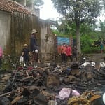 Yudha Puja Turnawan, Anggota DPRD Garut mengunjungi korban kebakaran di Cilawu Yudha Puja Turnawan, Anggota DPRD Garut mengunjungi korban kebakaran di Cilawu
