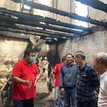 Anggota DPRD Garut Fraksi PDI Perjuangan, Yudha Puja Turnawan bersama Camat Tarogong Kaler dan Lurah Pananjung mengunjungi janda korban kebakaran Anggota DPRD Garut Fraksi PDI Perjuangan, Yudha Puja Turnawan bersama Camat Tarogong Kaler dan Lurah Pananjung mengunjungi janda korban kebakaran