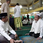Bupati Garut sampaikan beberapa hal ketika sholat tarawih di masjid agung Garut Bupati Garut sampaikan beberapa hal ketika sholat tarawih di masjid agung Garut