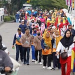 Ribuan warga Garut tumpah di alun-alun mengikuti jalan sehat Ribuan warga Garut tumpah di alun-alun mengikuti jalan sehat