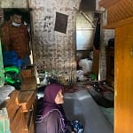 Yudha Puja Turnawan Anggota DPRD Garut kunjungi rumah Herni, seorang janda yang atap rumahnya ambruk Yudha Puja Turnawan Anggota DPRD Garut kunjungi rumah Herni, seorang janda yang atap rumahnya ambruk
