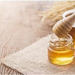 Madu mengandung banyak manfaat untuk kesehatan (foto shutterstock) Madu mengandung banyak manfaat untuk kesehatan (foto shutterstock)