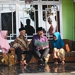 Menteri ATR/ BPN, Hadi Tjahjanto, saat membagikan Sertipikat tanah Menteri ATR/ BPN, Hadi Tjahjanto, saat membagikan Sertipikat tanah