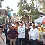 Iringan Warga Yang menyambut kedatangan tim Verifikasi Pemekaran desa pasangrahan dan desa Persiapan