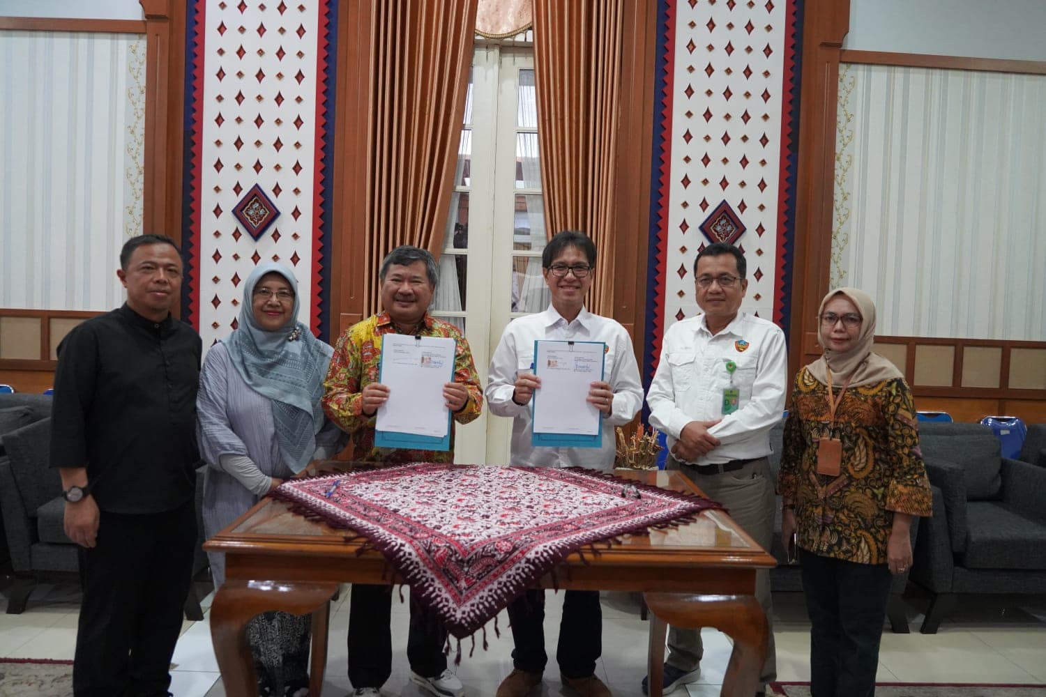 Dokumentasi Penandatanganan Perjanjian kerjasama pembangunan jalan lingkar garut di cagar alam kamojang