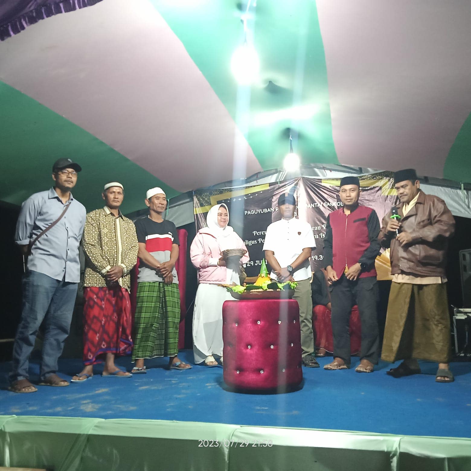Sesi Poto Bersama Di Acara Tablig Akbar Sesi Poto Bersama Di Acara Tablig Akbar