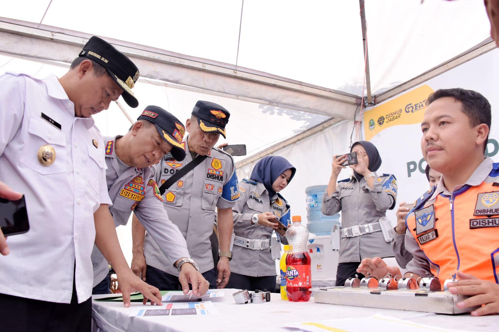 Wagub Uu Tinjau Arus Balik di Kadungora Garut wabup uu tinjau arus balik di kadungora garut