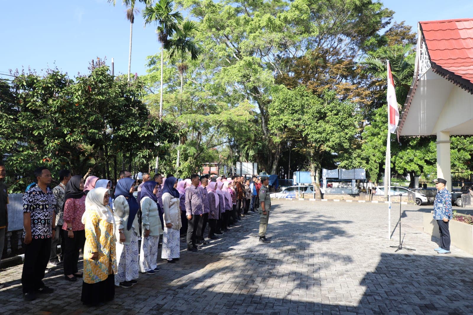 PJ Bupati Garut Saat Memimpin Apel Pagi