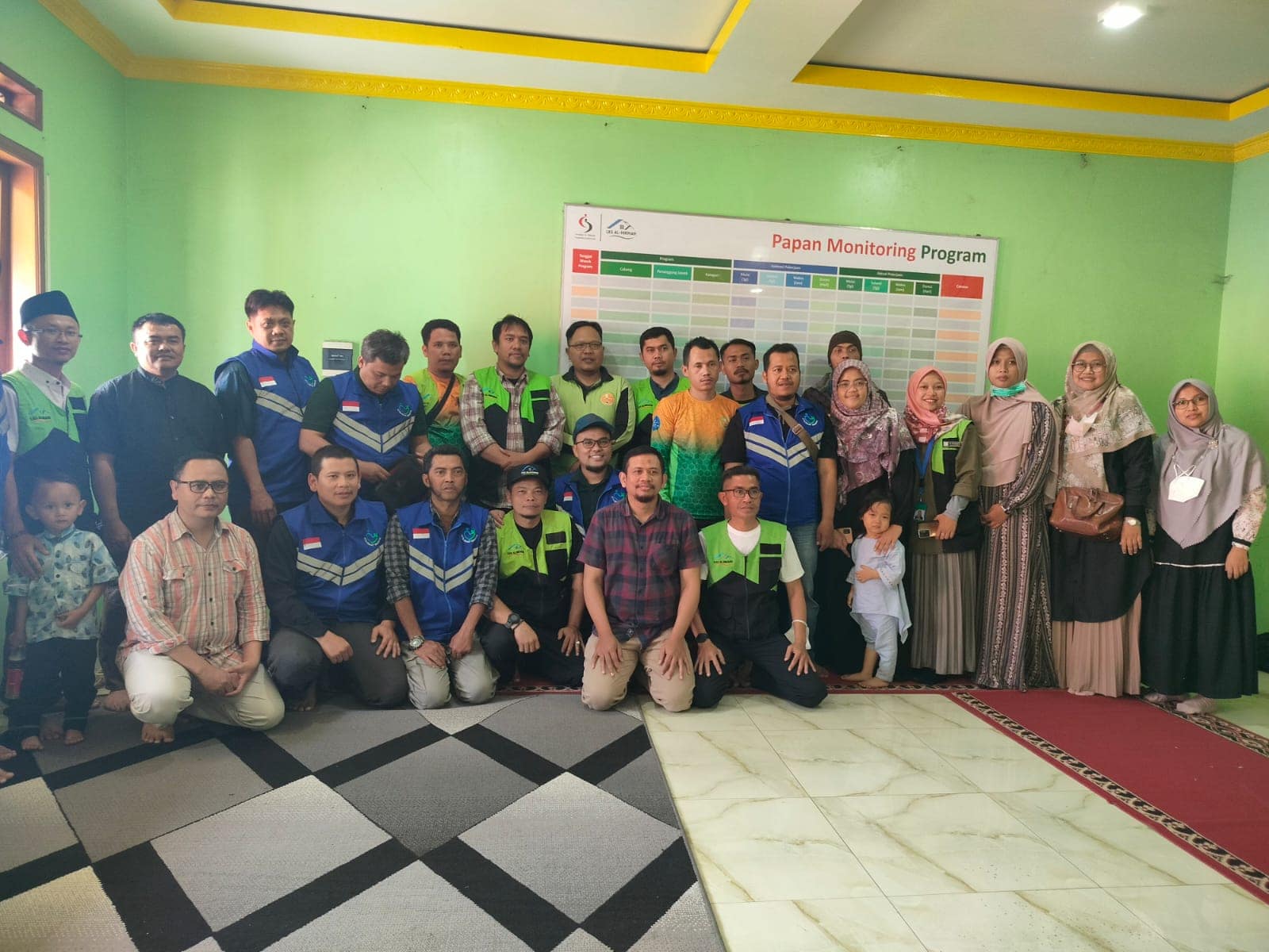Poto Bersama Relawan lks AI-Hikmah dan Komunitas Kita Sehat Bahagia