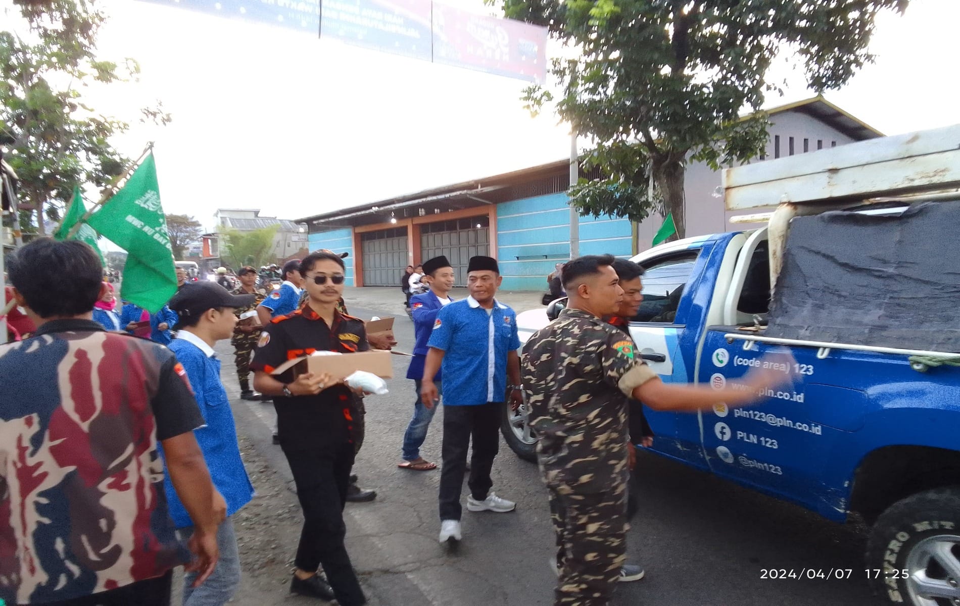 KNPI DPK Bayongbog, bersama PAC GP Ansor Bayongbong dan Sapma PP Kecamatan Bayongbong, berbagi takjil KNPI DPK Bayongbog, bersama PAC GP Ansor Bayongbong dan Sapma PP Kecamatan Bayongbong, berbagi takjil