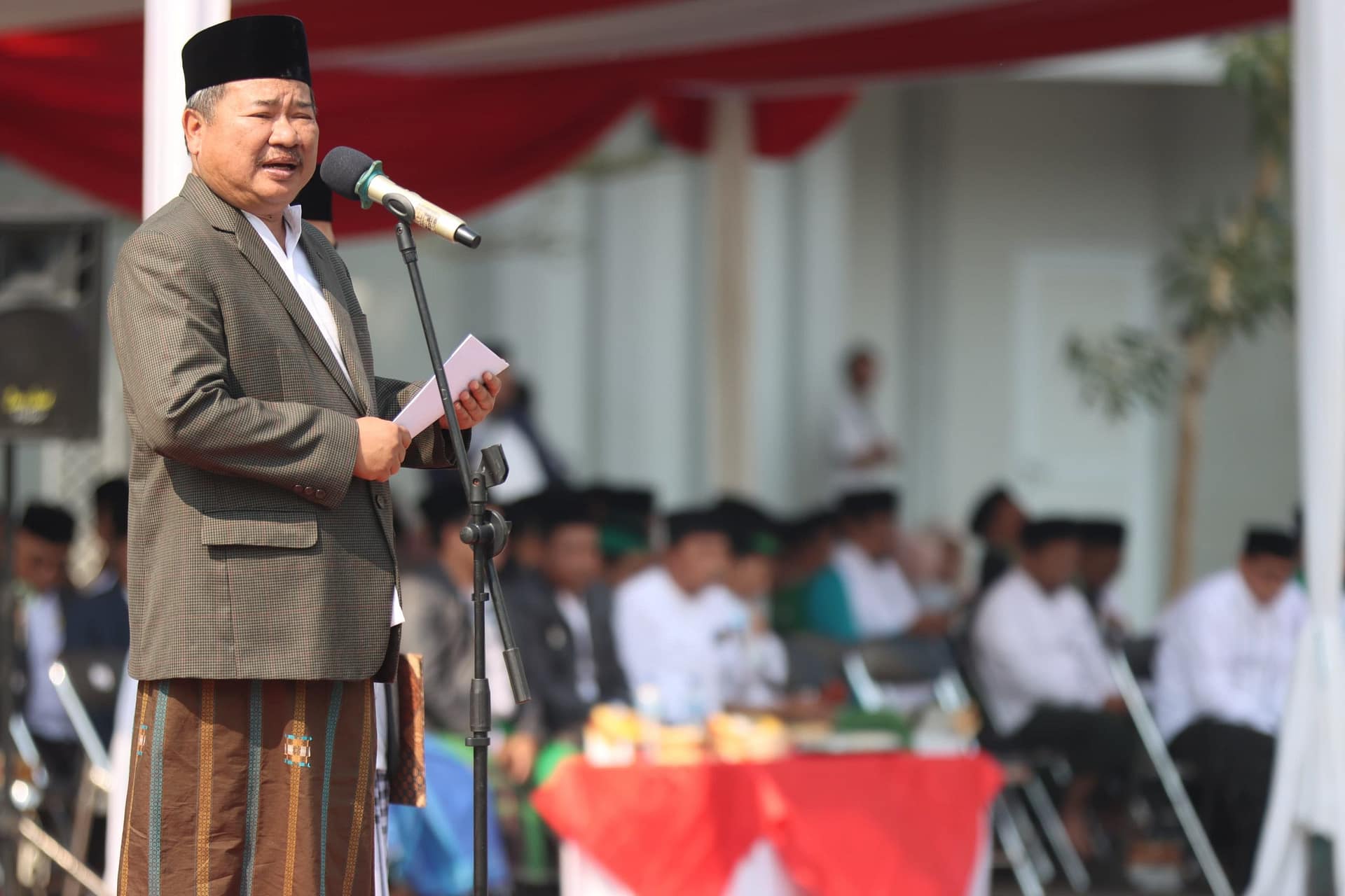 Bupati Garut Saat Mengisi Pidato Di Acara Hari Santri Nasional