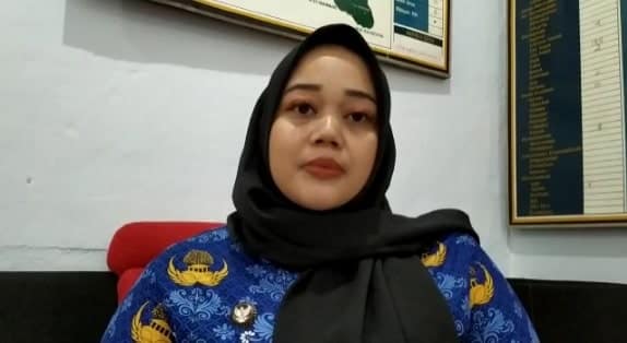 Yolanda Oktavia, Kades Banjarsari, Kecamatan Bayongbong, Kabupaten Garut, tak terima dirinya dituding selewengkan anggaran Yolanda Oktavia, Kades Banjarsari, Kecamatan Bayongbong, Kabupaten Garut, tak terima dirinya dituding selewengkan anggaran