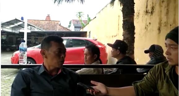 Kades Margamulya, Gunawan Al Farhani menjelaskan duduk perkara soal warganya yang berlanjut ke meja hijau Kades Margamulya, Gunawan Al Farhani menjelaskan duduk perkara soal warganya yang berlanjut ke meja hijau