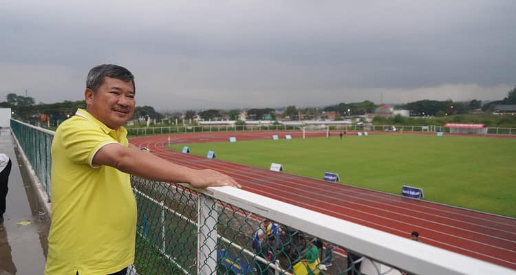 Bupati Garut Rudy Gunawan saat meninjau stadion RAA Adiwijaya Bupati Garut Rudy Gunawan saat meninjau stadion RAA Adiwijaya