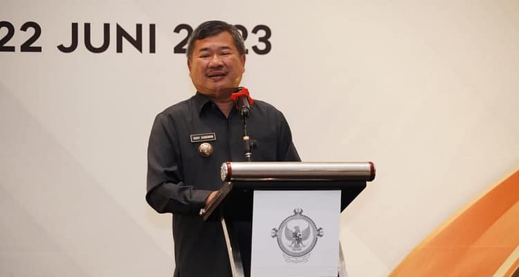 Bupati Garut Rudi Gunawan Bupati Garut Rudi Gunawan