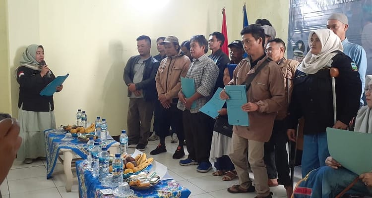 Ibu ani Ani Trisnawati saat Bersama pengurus DPK PPDI Ibu ani Ani Trisnawati saat Bersama pengurus DPK PPDI
