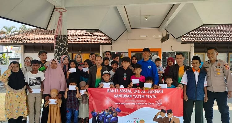 lks al hikmah bersama anak yatim dan jajaran pemerintah setempat lks al hikmah bersama anak yatim dan jajaran pemerintah setempat