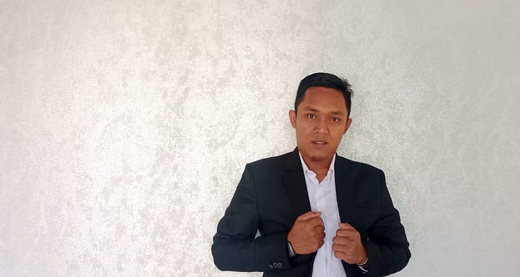 Mohamad Husni M. Pimpinan Redaksi Sinarpriangan News Mohamad Husni M. Pimpinan Redaksi Sinarpriangan News