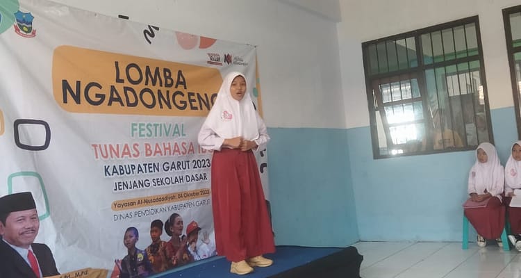 Ananda Fitri Padila Saat Mengikuti Lomba Ngadongeng