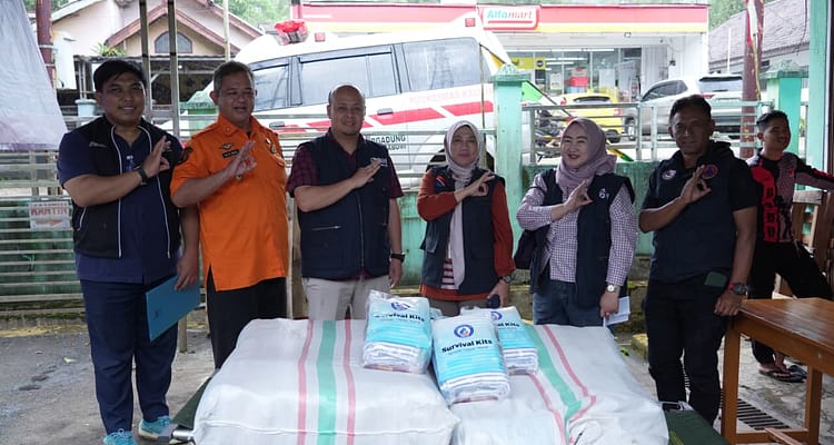 BRI melalui BRILian menyalurkan bantuan bagi korban bencana pergerakan tanah di Sukabumi BRI melalui BRILian menyalurkan bantuan bagi korban bencana pergerakan tanah di Sukabumi