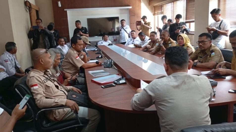 Audensi LSM Gemantara Dengan Kepaladesa