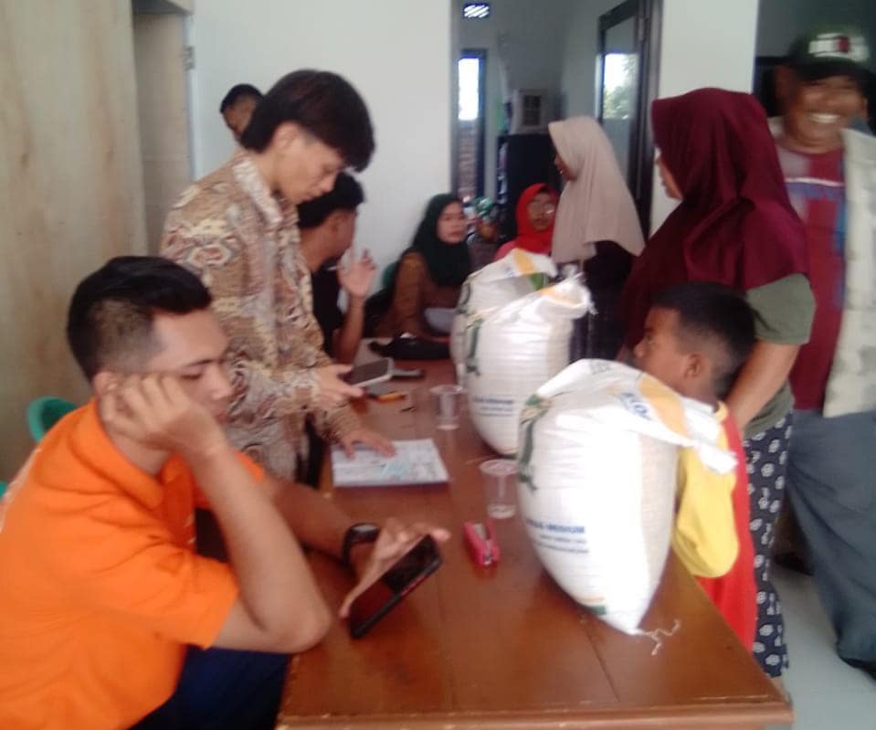 Pembagian Sembako Beras desa sukasono