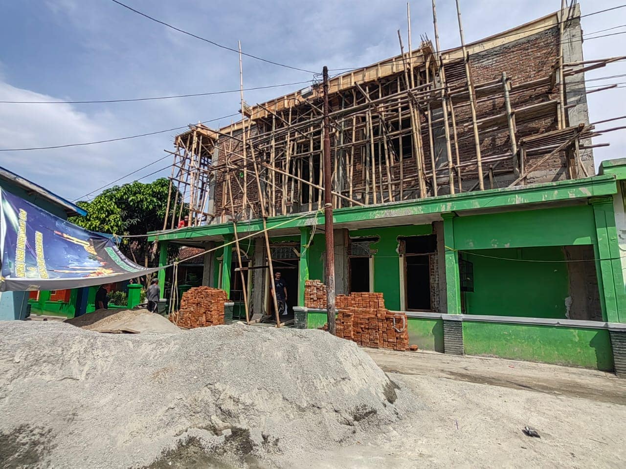 proses pembangunan Masjid Jamie At-Tabiin