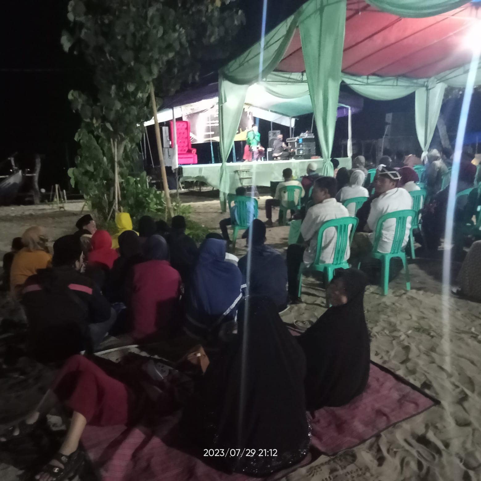 Para Jamaah Yang Hadir Di Acara Tablig Akbar